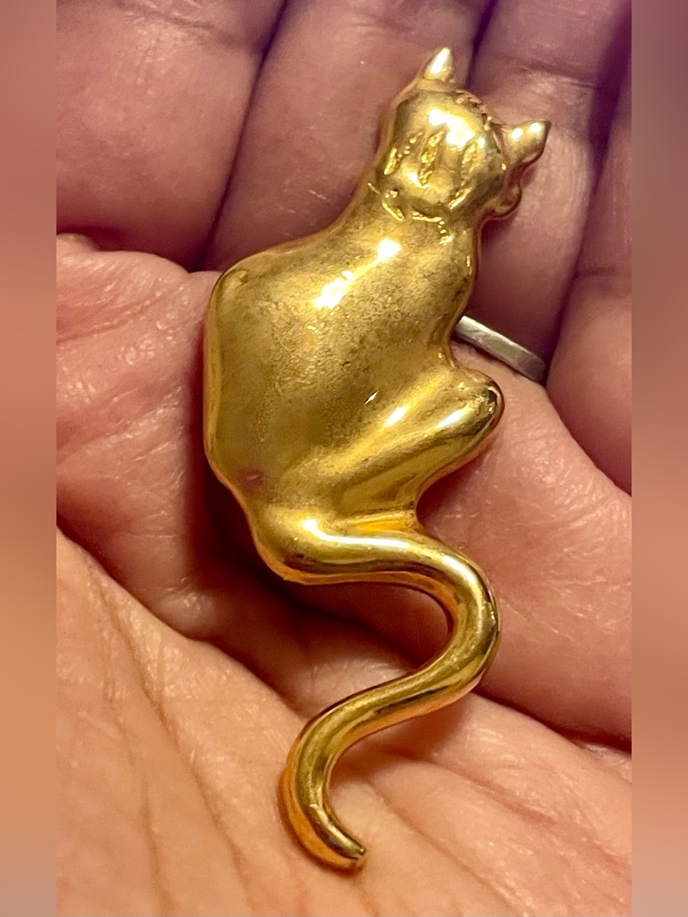 Vintage VMFA Gold tone Cat Shaped Brooch